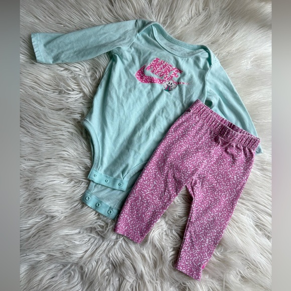 Baby girl Nike matching set size 9 months - Picture 1 of 7